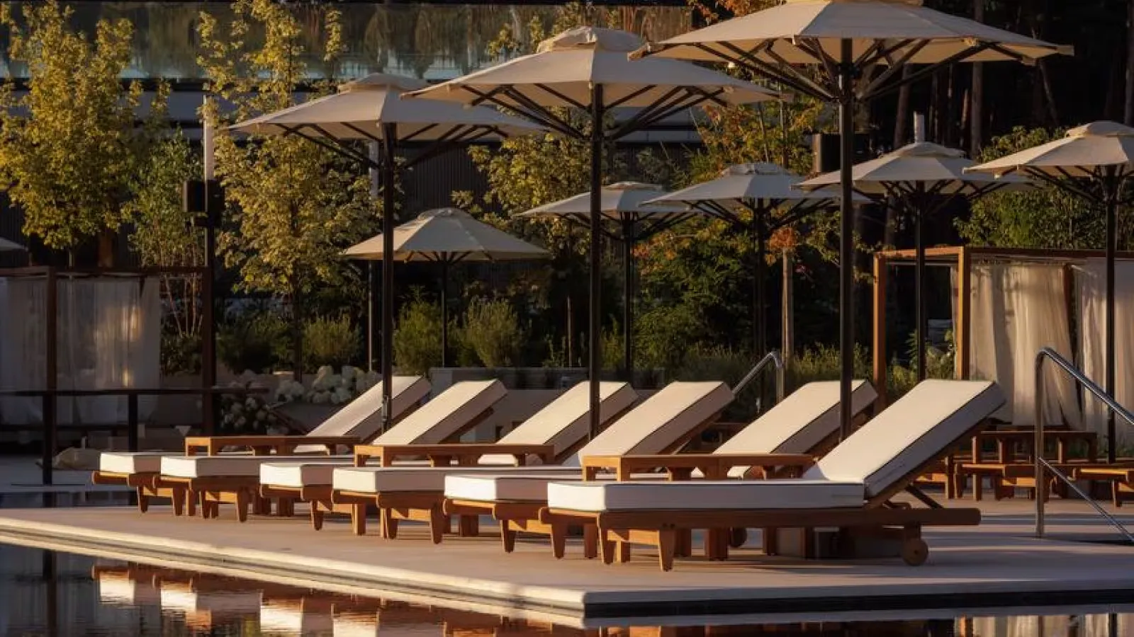 Pool club в парке Малевича