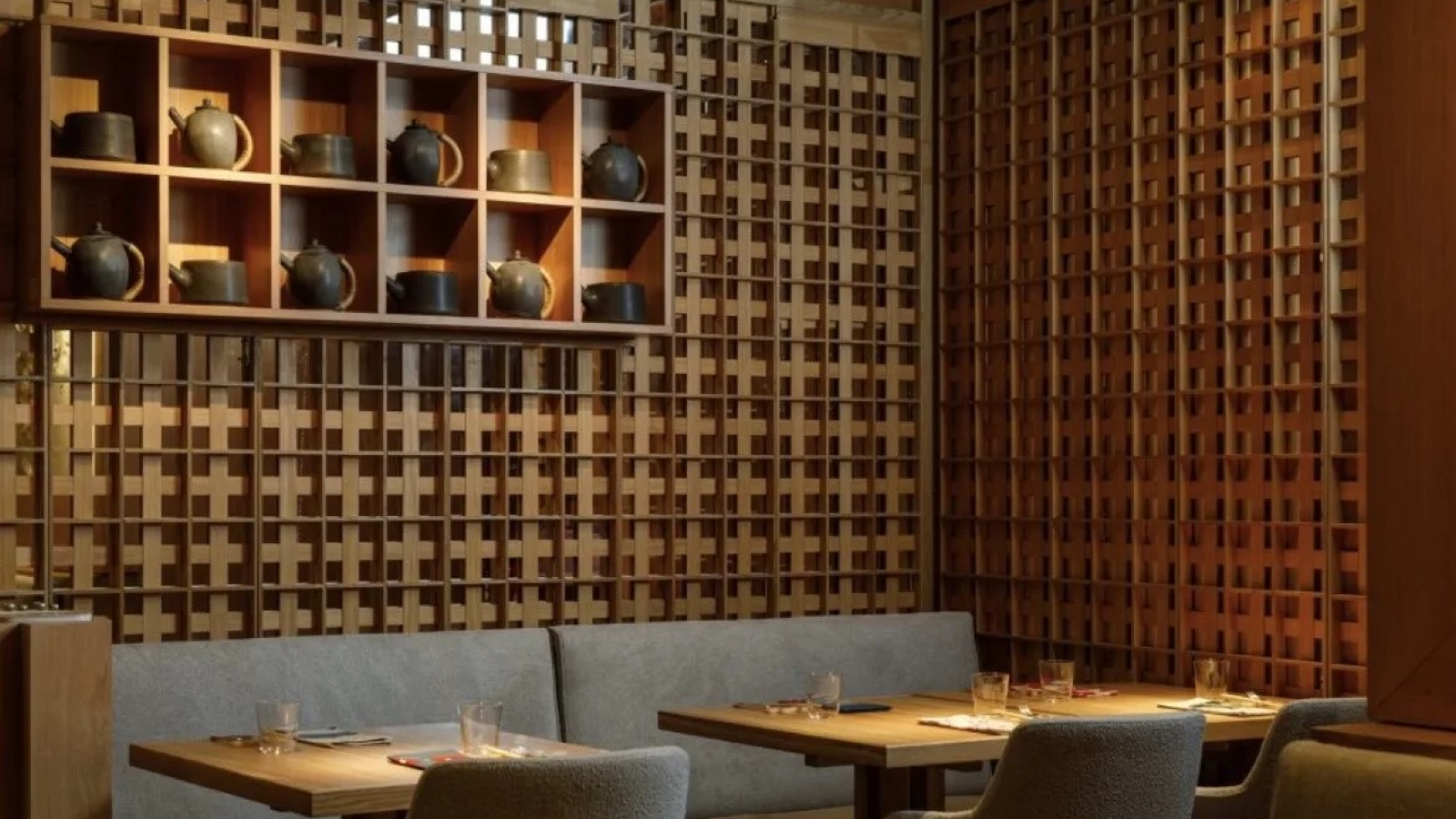 Интерьер ресторана Motto Azabu Интерьер ресторана Motto Azabu